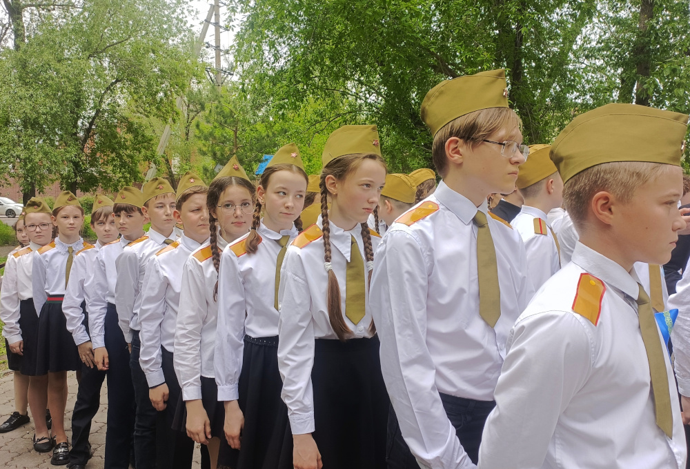 Конкурс «Смотр строя и песни» в школе в честь прп. Сергия Радонежского