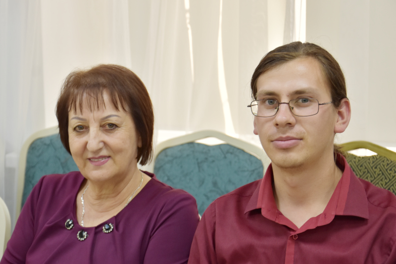 Күзгі бал: қуаныш, би және достық кеші