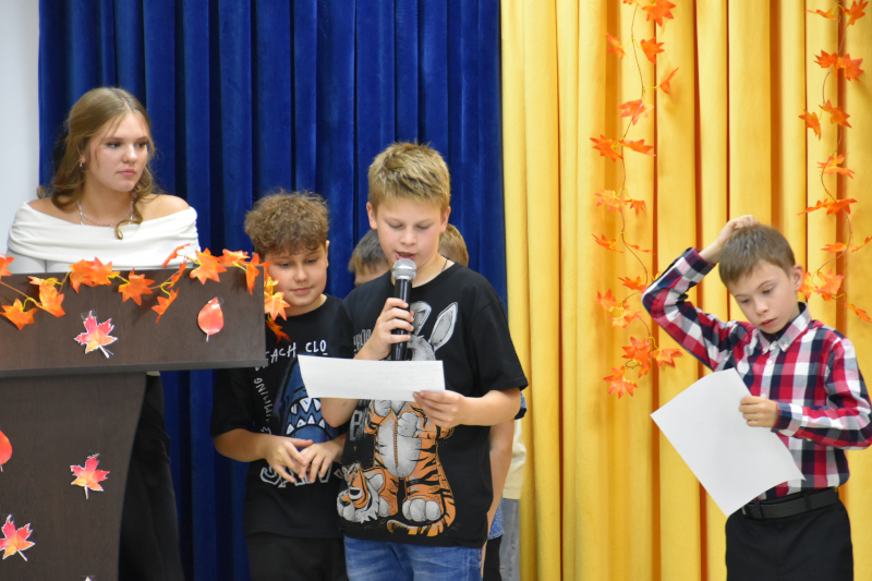 Күзгі бал: қуаныш, би және достық кеші