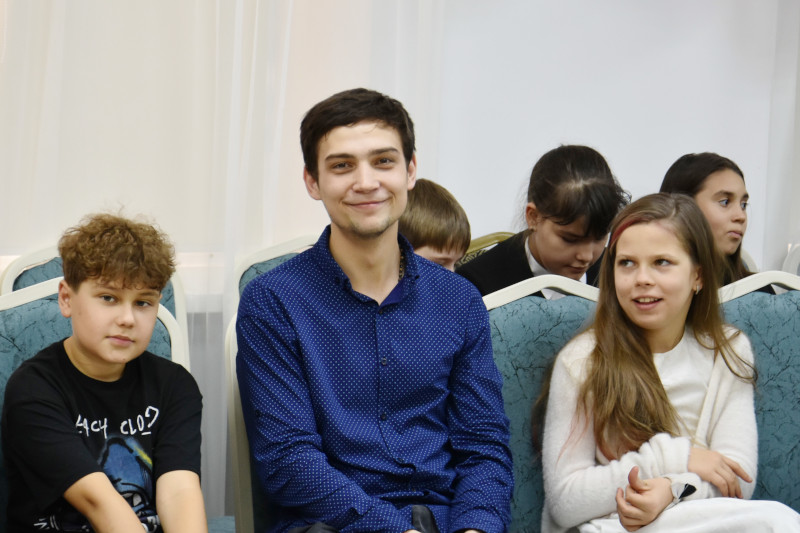 Күзгі бал: қуаныш, би және достық кеші