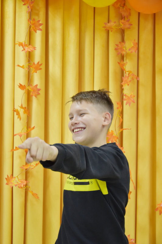 Күзгі бал: қуаныш, би және достық кеші