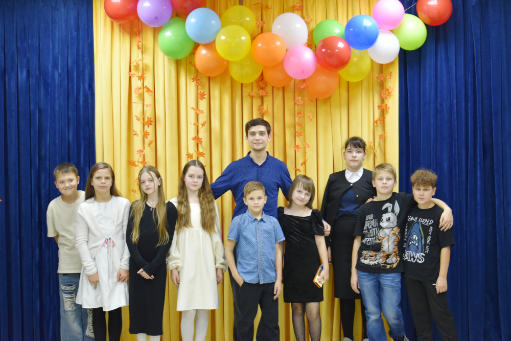 Күзгі бал: қуаныш, би және достық кеші