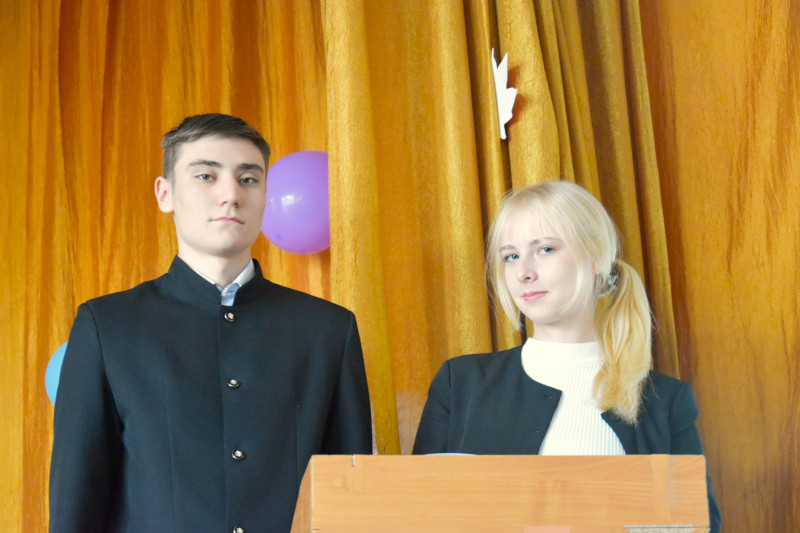 С любовью к Родине, с благодарностью к прошлому, с гордостью за школу